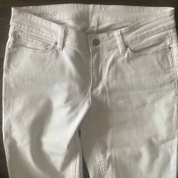 Ann Taylor TALL White Jeans Pants - Picture 3 of 3